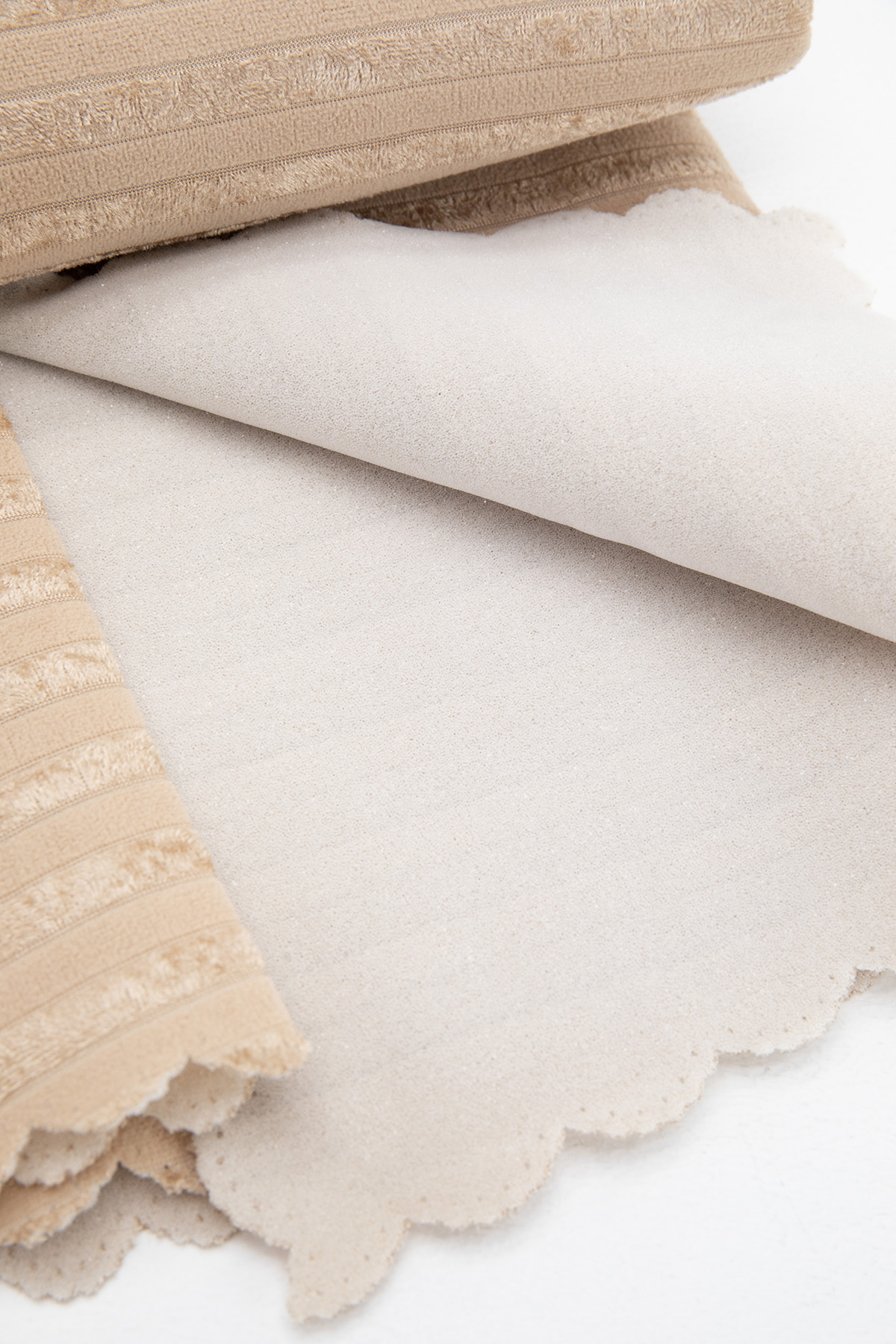 Kaymaz Taban Süngerli Kadife Koltuk170x210 - Vizon Kaymaz Taban Süngerli Kadife Koltuk170x210 - Vizon