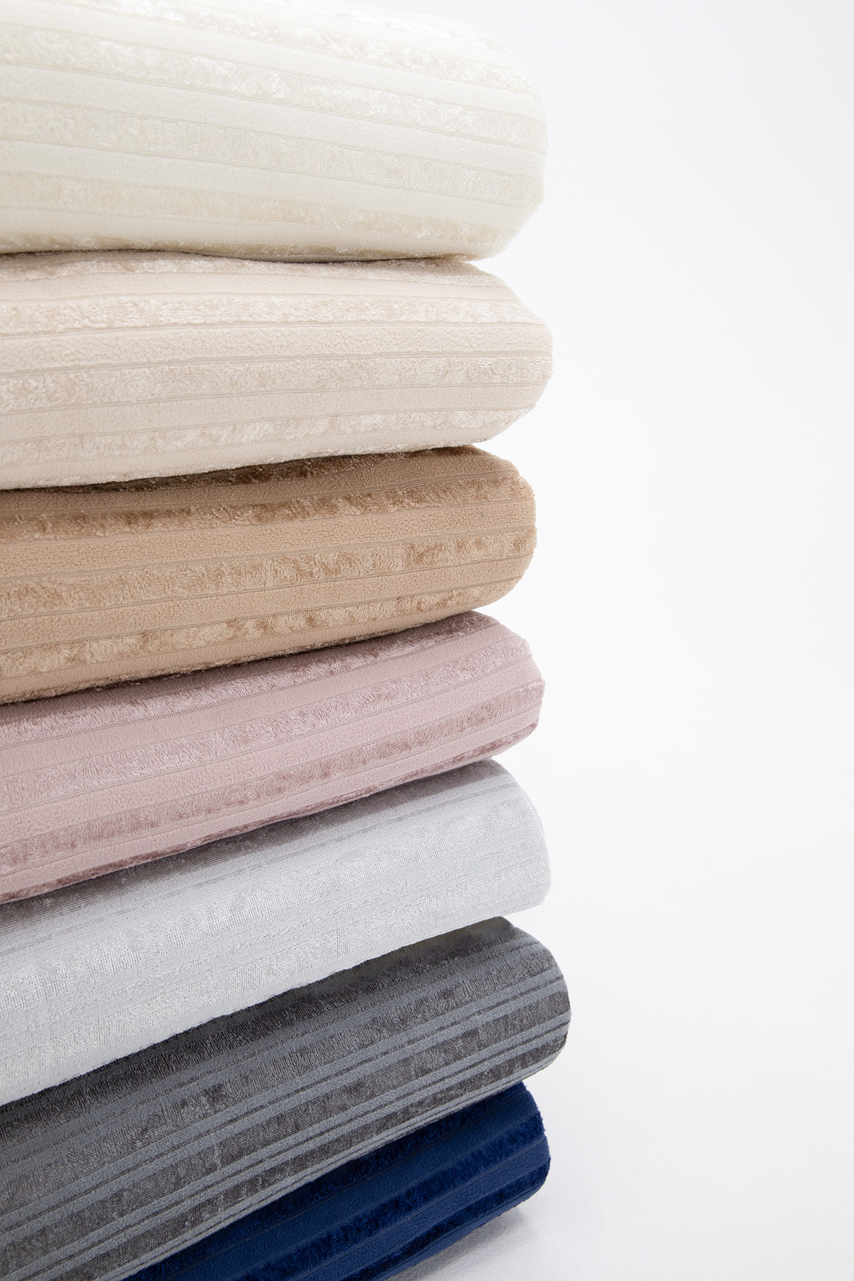 Kaymaz Taban Süngerli Kadife Koltuk170x210 - Vizon Kaymaz Taban Süngerli Kadife Koltuk170x210 - Vizon