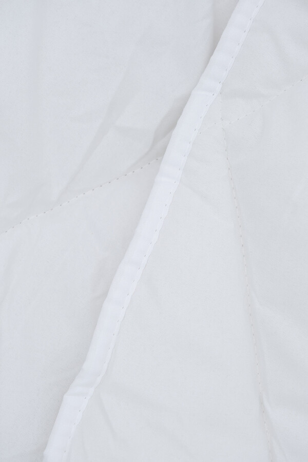 Kristal Tek Kişilik Mikro Yorgan 1 Alana 1 Bedava - Beyaz Kristal Tek Kişilik Mikro Yorgan 1 Alana 1 Bedava - Beyaz