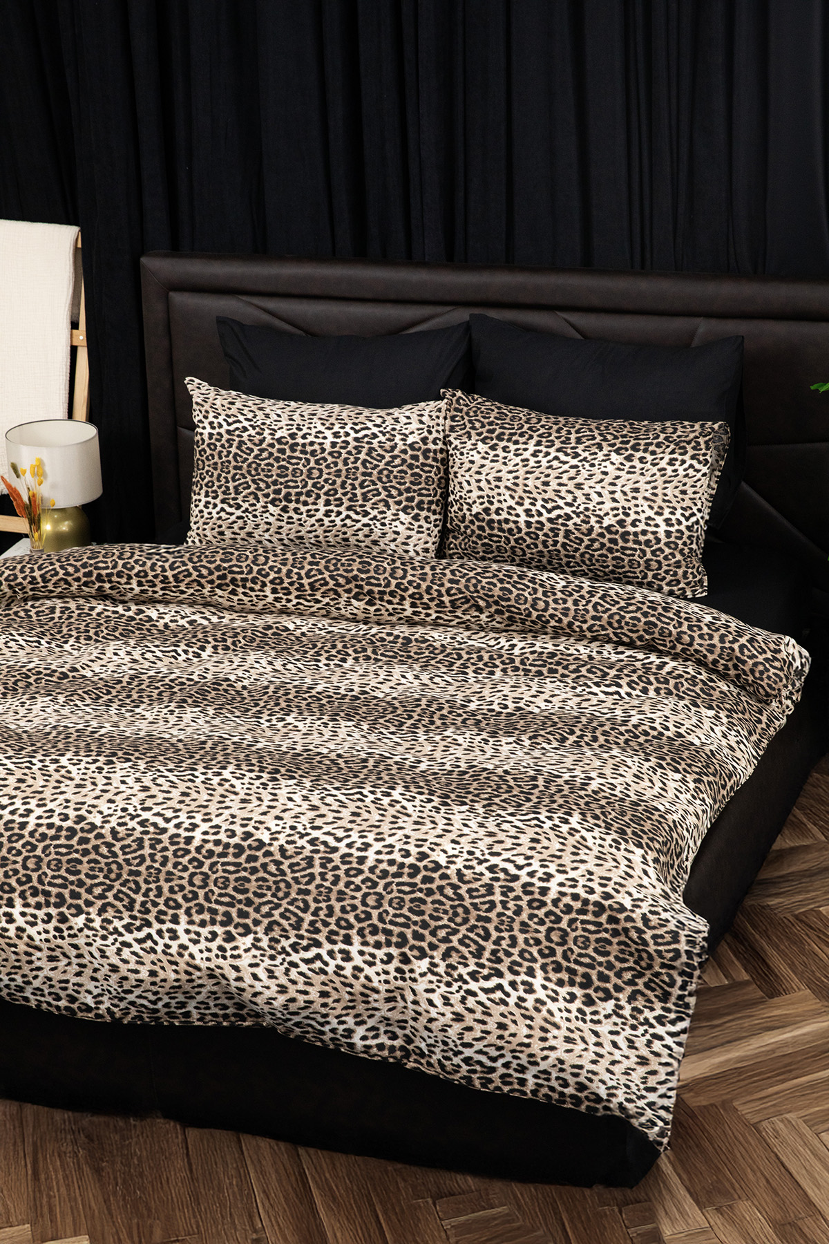 Leopar Desenli Lastikli Çarşaflı Çift Kişilik Nevresim Takımı Leopar Desenli Lastikli Çarşaflı Çift Kişilik Nevresim Takımı