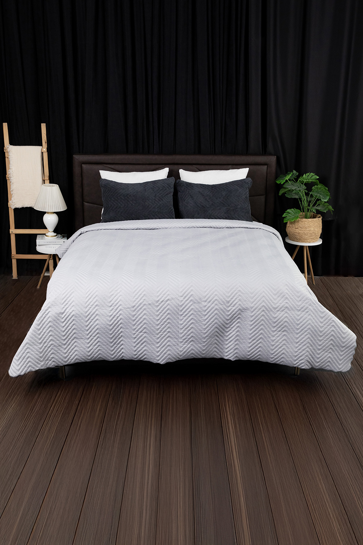 Liena Wellsoft Çift Taraflı 4 Mevsim Çift Kişilik Yatak Örtüsü - Antrasit Liena Wellsoft Çift Taraflı 4 Mevsim Çift Kişilik Yatak Örtüsü - Antrasit