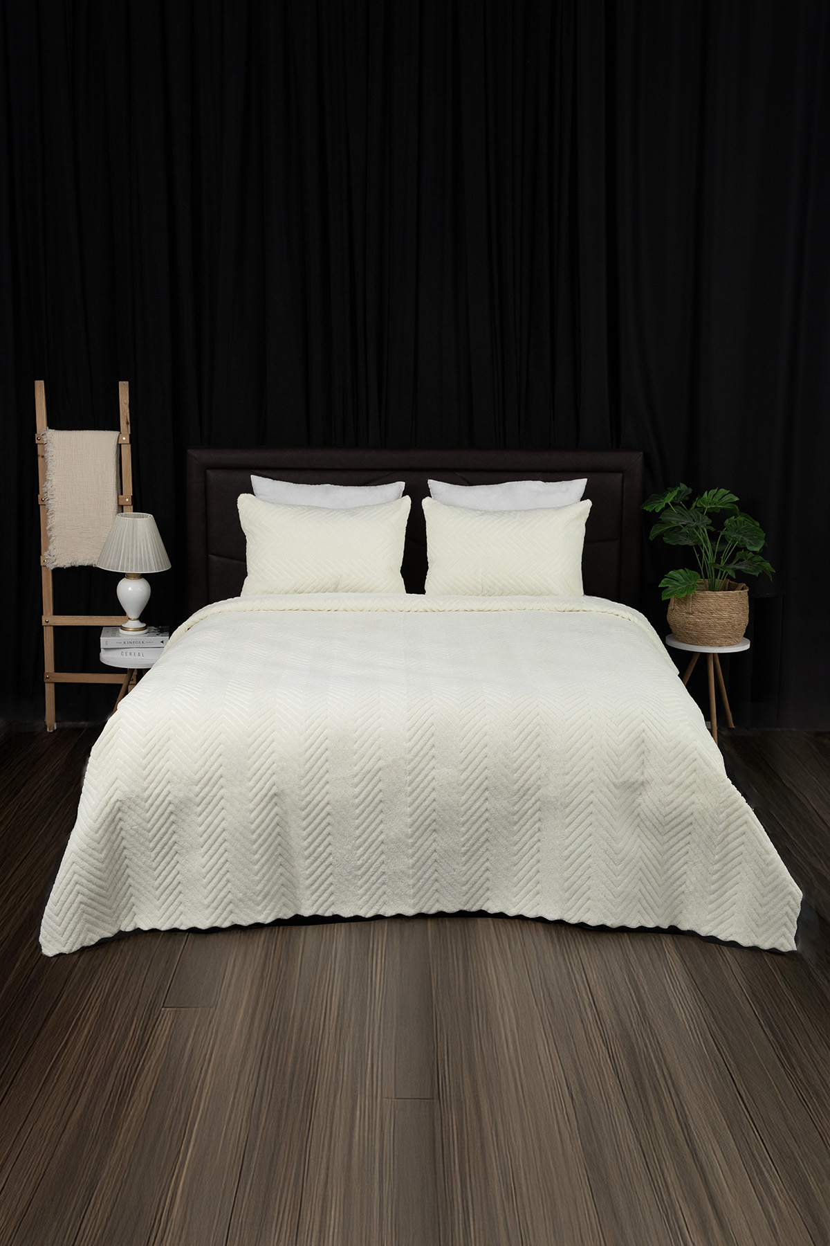 Liena Wellsoft Çift Taraflı 4 Mevsim Çift Kişilik Yatak Örtüsü - Krem Liena Wellsoft Çift Taraflı 4 Mevsim Çift Kişilik Yatak Örtüsü - Krem