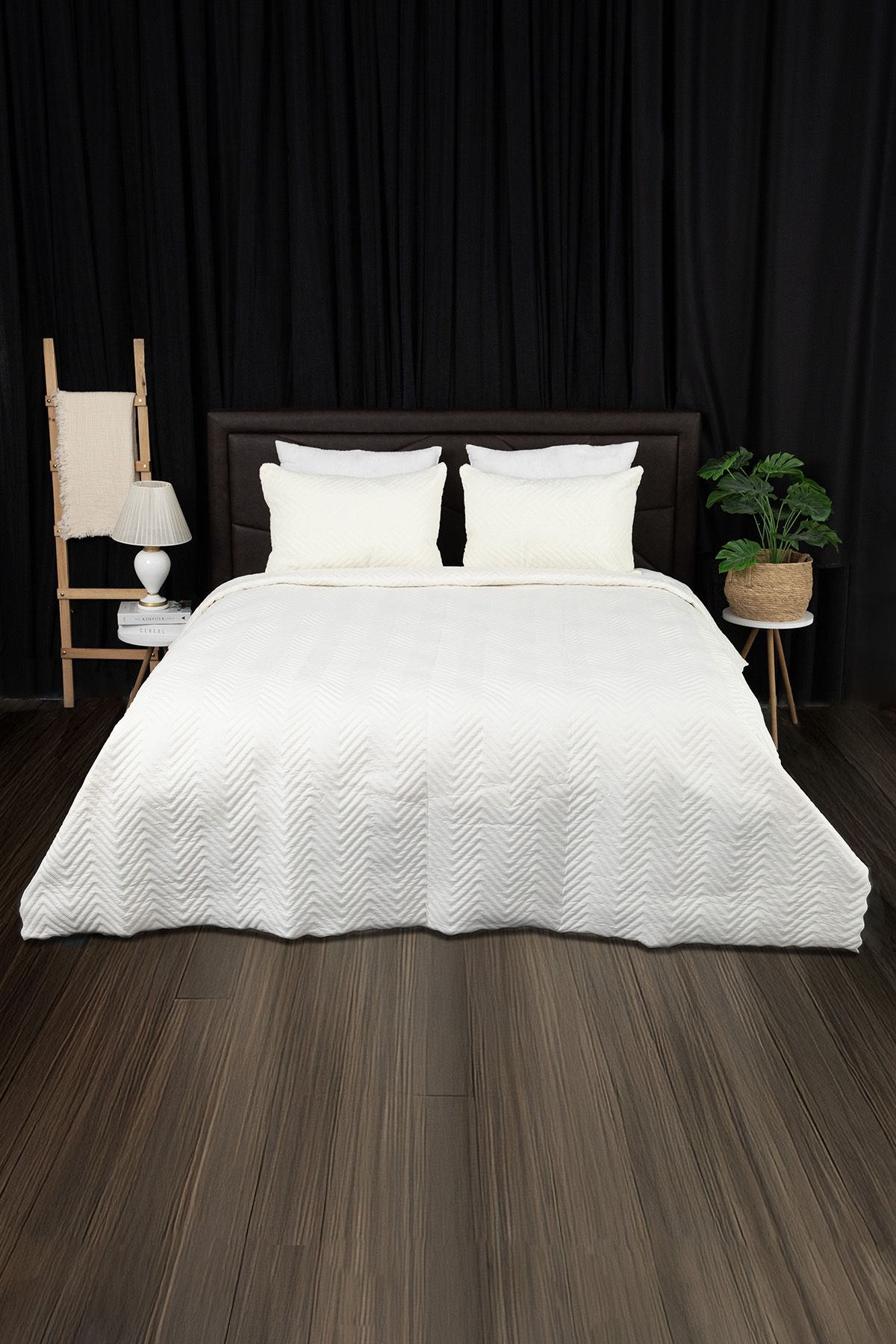 Liena Wellsoft Çift Taraflı 4 Mevsim Çift Kişilik Yatak Örtüsü - Krem Liena Wellsoft Çift Taraflı 4 Mevsim Çift Kişilik Yatak Örtüsü - Krem