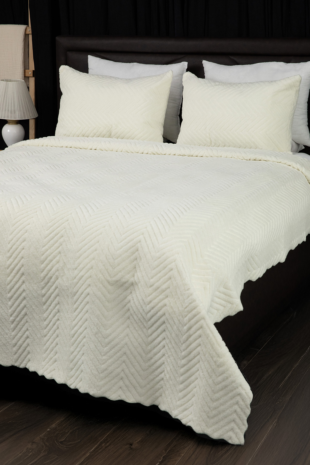 Liena Wellsoft Çift Taraflı 4 Mevsim Çift Kişilik Yatak Örtüsü - Krem Liena Wellsoft Çift Taraflı 4 Mevsim Çift Kişilik Yatak Örtüsü - Krem