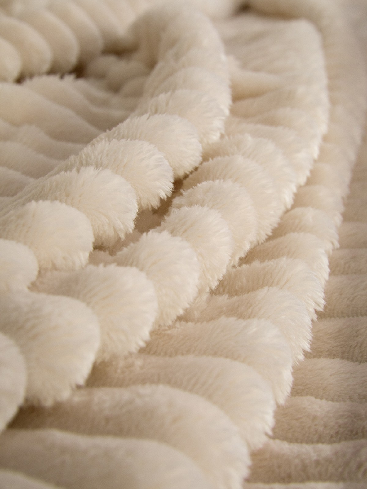 Linda 3 Parça Çift Kişilik Battaniye Seti - Ekru Linda 3 Parça Çift Kişilik Battaniye Seti - Ekru