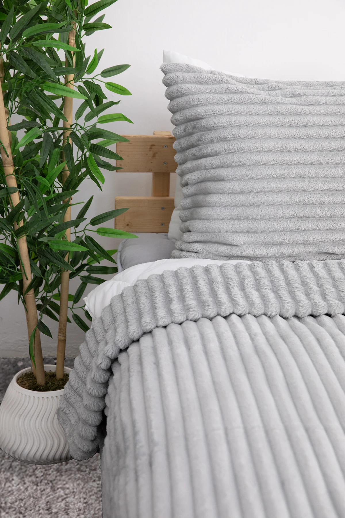 Linda 3 Parça Çift Kişilik Battaniye Seti - Gri Linda 3 Parça Çift Kişilik Battaniye Seti - Gri