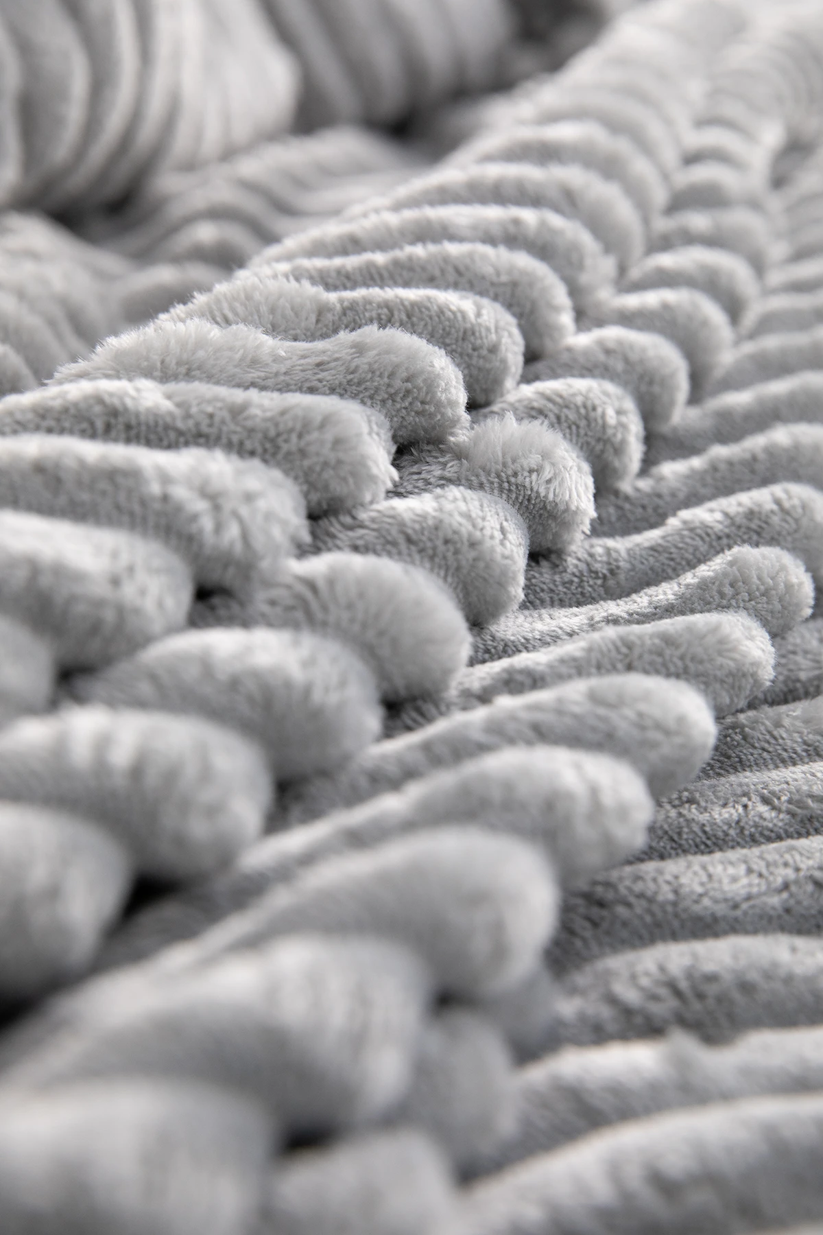 Linda 3 Parça Çift Kişilik Battaniye Seti - Gri Linda 3 Parça Çift Kişilik Battaniye Seti - Gri