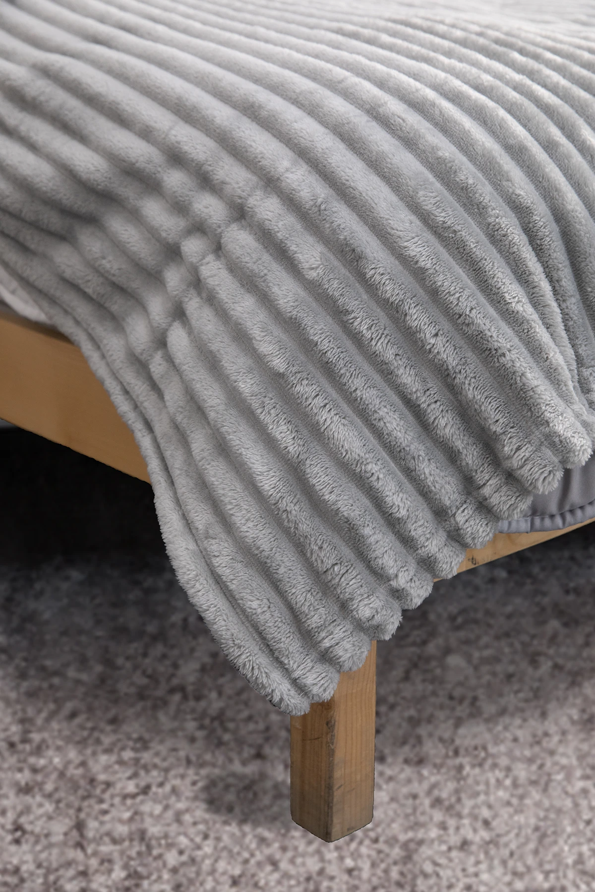 Linda 3 Parça Çift Kişilik Battaniye Seti - Gri Linda 3 Parça Çift Kişilik Battaniye Seti - Gri