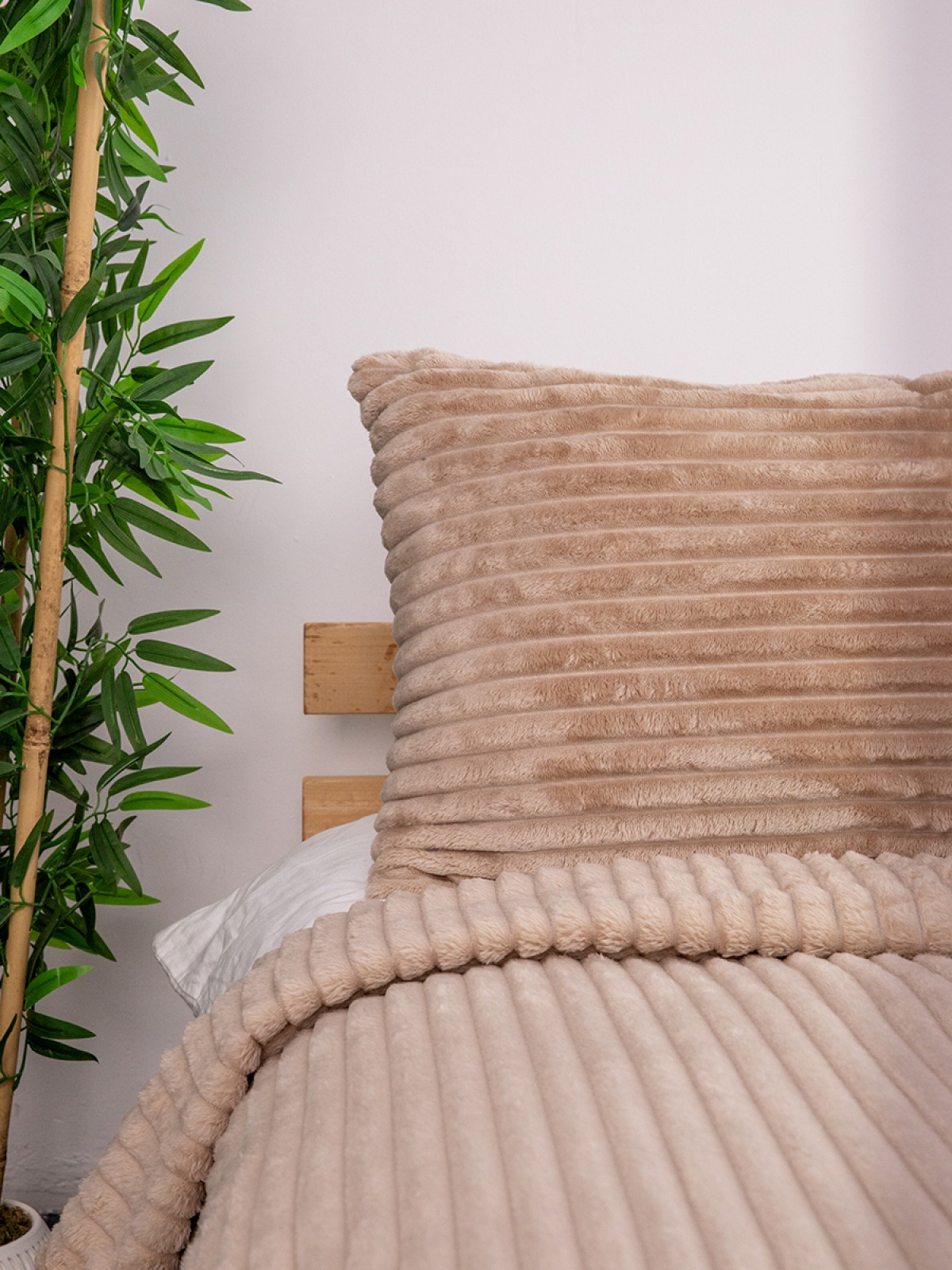 Linda 3 Parça Çift Kişilik Battaniye Seti - Vizon Linda 3 Parça Çift Kişilik Battaniye Seti - Vizon