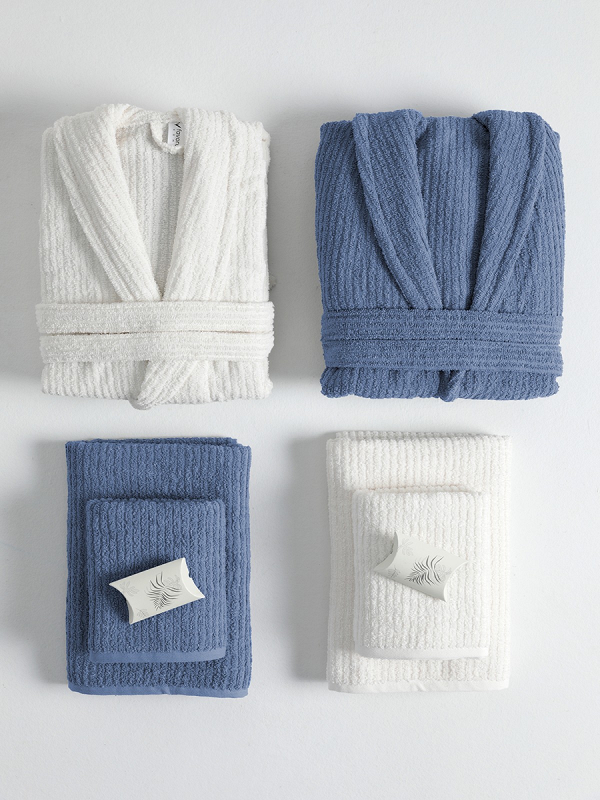 Line %100 Pamuk Luxury 8 Parça Aile Bornoz Seti - Lacivert - Krem Line %100 Pamuk Luxury 8 Parça Aile Bornoz Seti - Lacivert - Krem