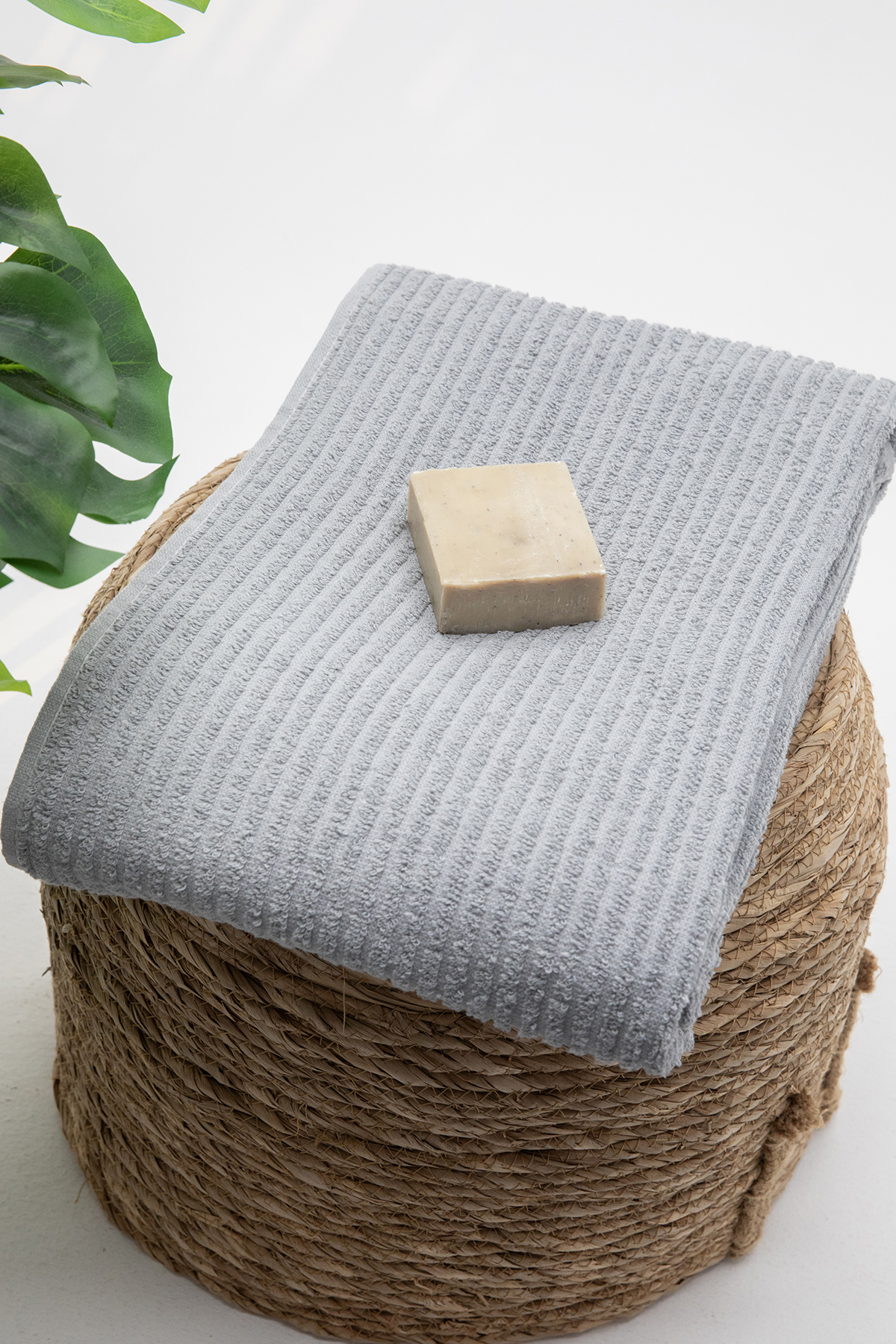 Line Luxury Pamuklu Banyo Havlusu 100x150 - Gri Line Luxury Pamuklu Banyo Havlusu 100x150 - Gri