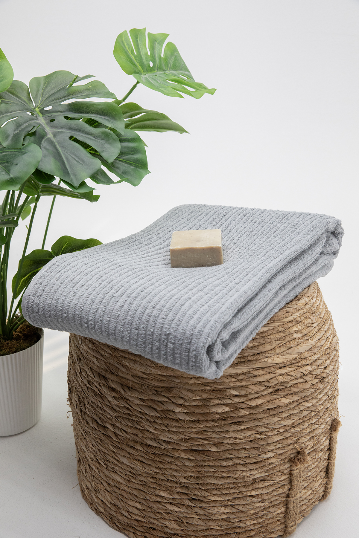 Line Luxury Pamuklu Banyo Havlusu 100x150 - Gri Line Luxury Pamuklu Banyo Havlusu 100x150 - Gri