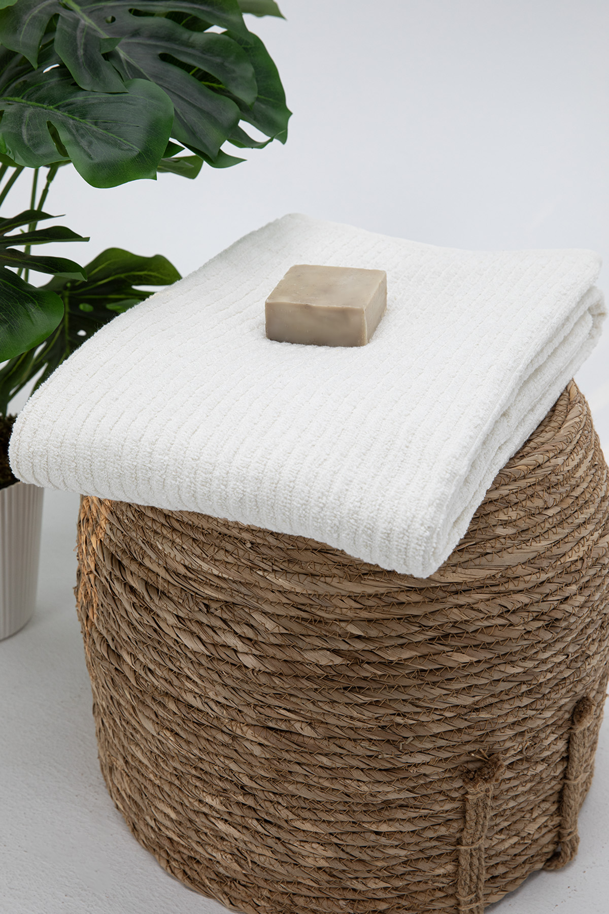 Line Luxury Pamuklu Banyo Havlusu 100x150 - Krem Line Luxury Pamuklu Banyo Havlusu 100x150 - Krem