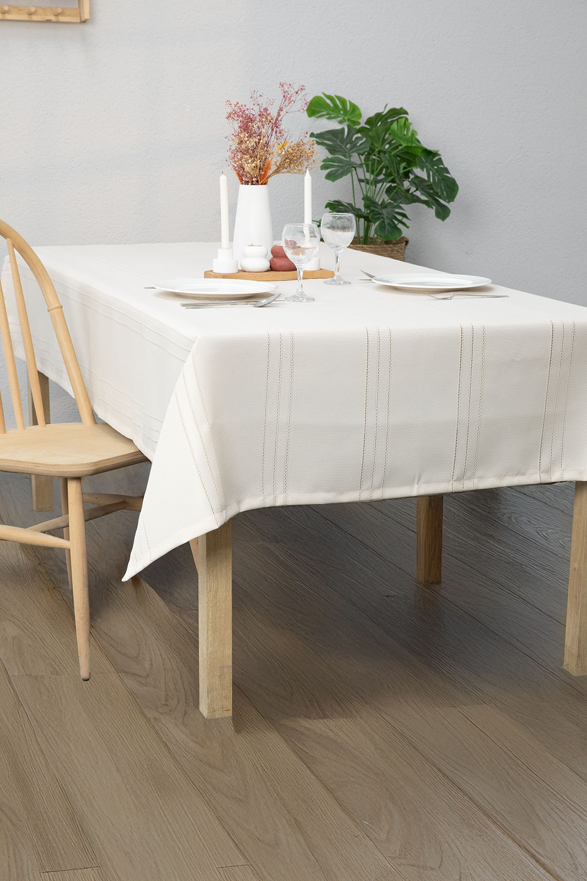 Neva Leke Tutmaz Masa Örtüsü 160x220 - Bej Neva Leke Tutmaz Masa Örtüsü 160x220 - Bej