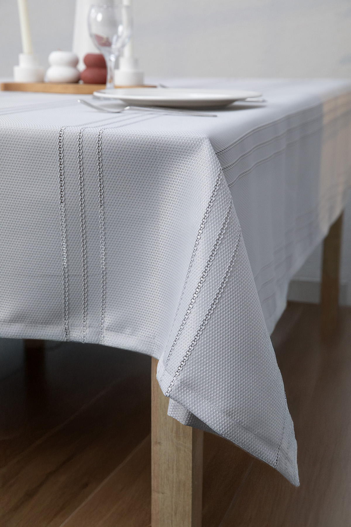 Neva Leke Tutmaz Masa Örtüsü 160x220 - Gri Neva Leke Tutmaz Masa Örtüsü 160x220 - Gri