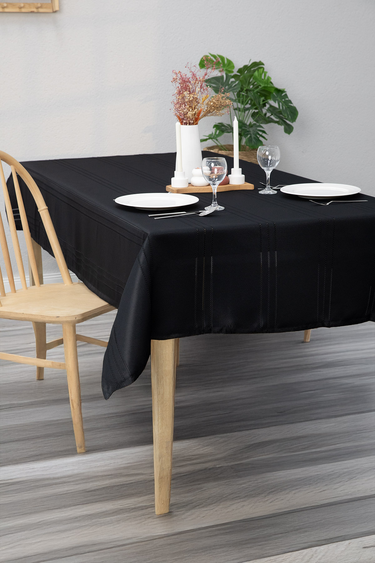 Neva Leke Tutmaz Masa Örtüsü 160x220 - Siyah Neva Leke Tutmaz Masa Örtüsü 160x220 - Siyah