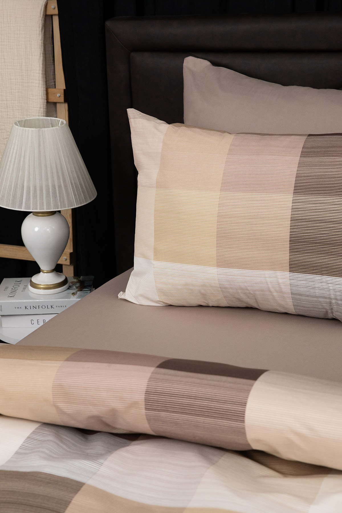 Nevora Premium Çift Kişilik Nevresim Takımı-Kahve Nevora Premium Çift Kişilik Nevresim Takımı-Kahve