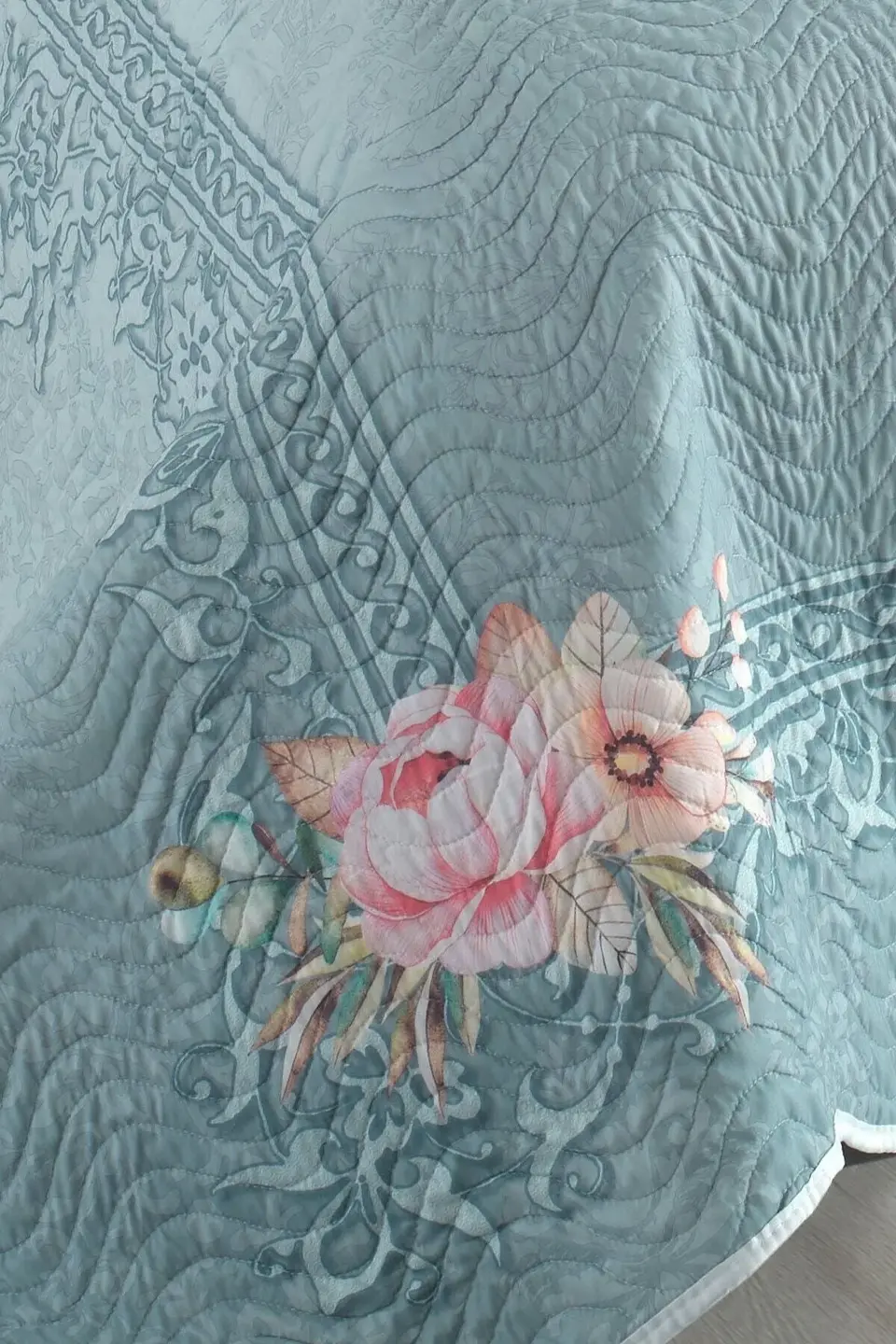 Örtüm Alice Çift Kişilik Kapitone Yatak Örtüsü Takımı - Mavi Örtüm Alice Çift Kişilik Kapitone Yatak Örtüsü Takımı - Mavi