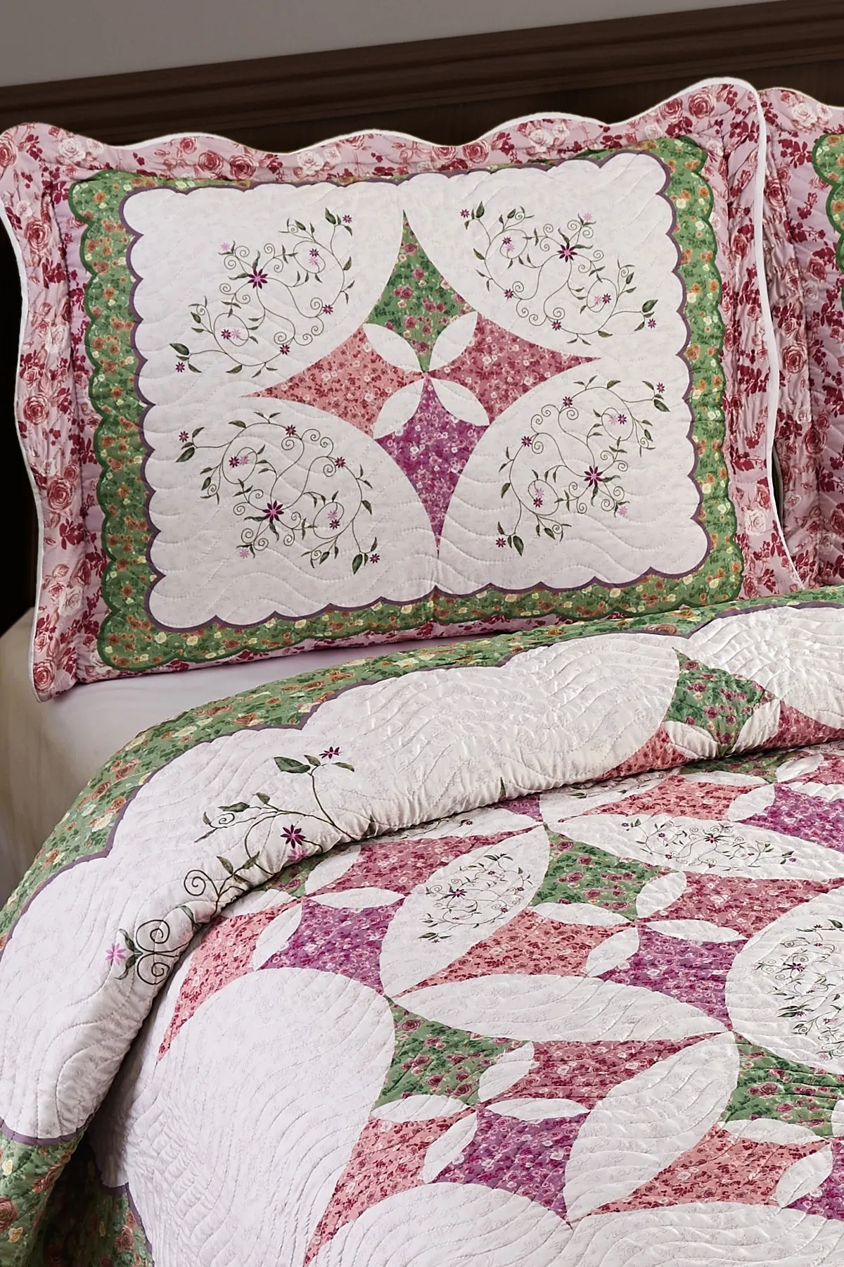 Örtüm Julia Çift Kişilik Kapitone Yatak Örtüsü Takımı - Pembe Örtüm Julia Çift Kişilik Kapitone Yatak Örtüsü Takımı - Pembe