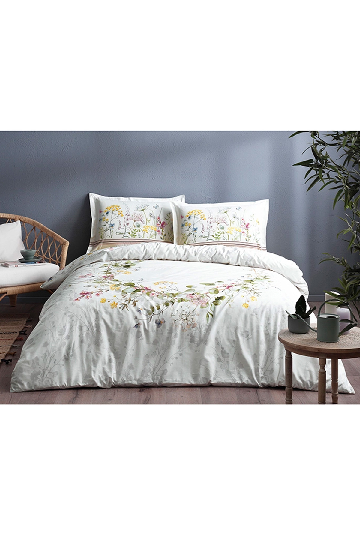 Özdilek Çift Kişilik Ranforce Jardin De Flor Nevresim Takımı - Beyaz Özdilek Çift Kişilik Ranforce Jardin De Flor Nevresim Takımı - Beyaz