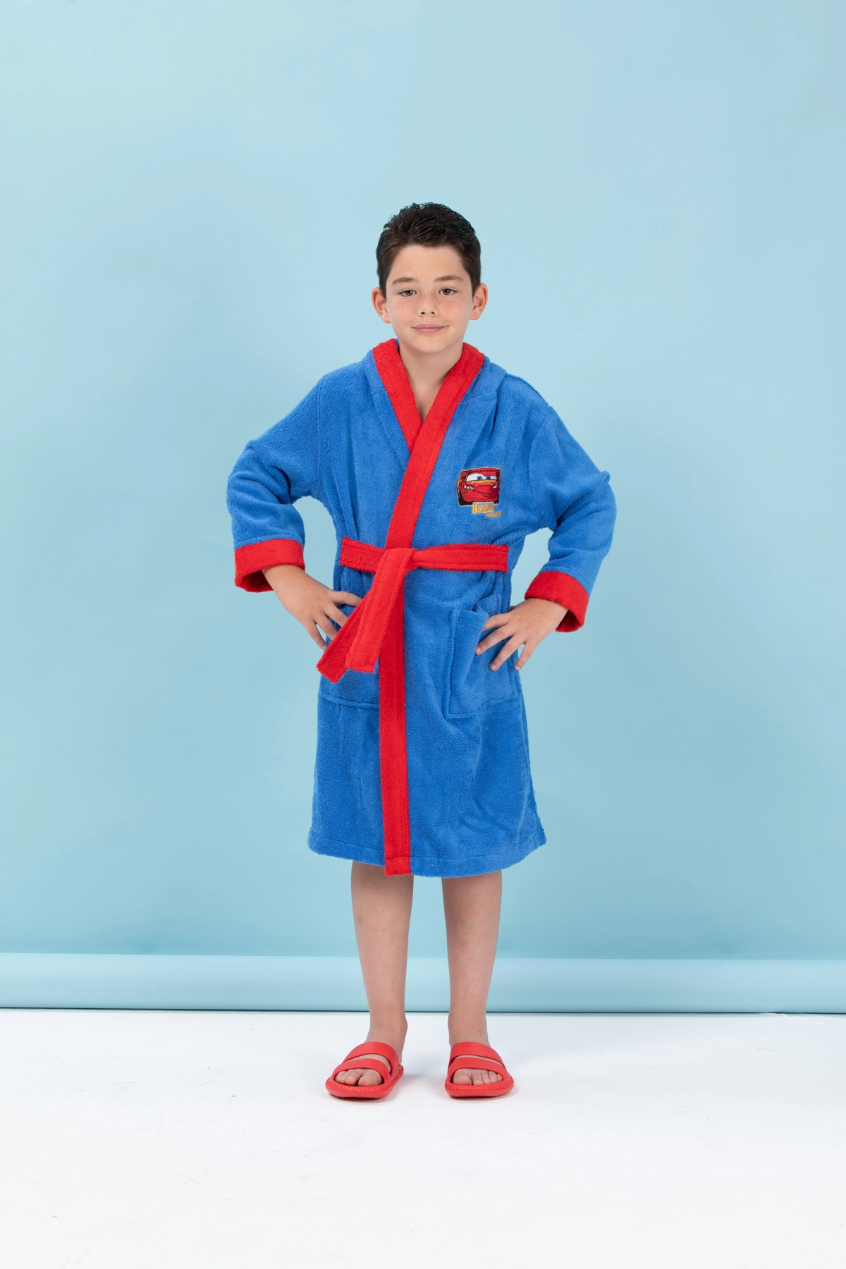 Özdilek Disney Cars Mc Queen Mavi Nakışlı Çocuk Bornozu 7-8 Yaş Özdilek Disney Cars Mc Queen Mavi Nakışlı Çocuk Bornozu 7-8 Yaş