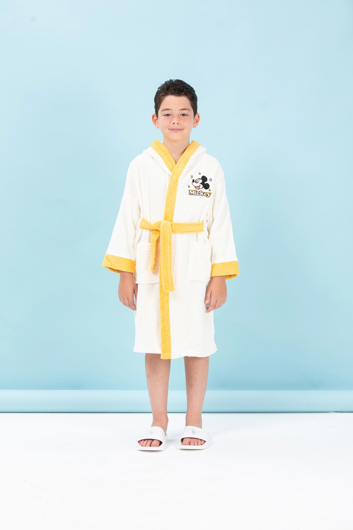 Özdilek Disney Mickey M.Star Krem Nakışlı Çocuk Bornozu 5-6 Yaş Özdilek Disney Mickey M.Star Krem Nakışlı Çocuk Bornozu 5-6 Yaş