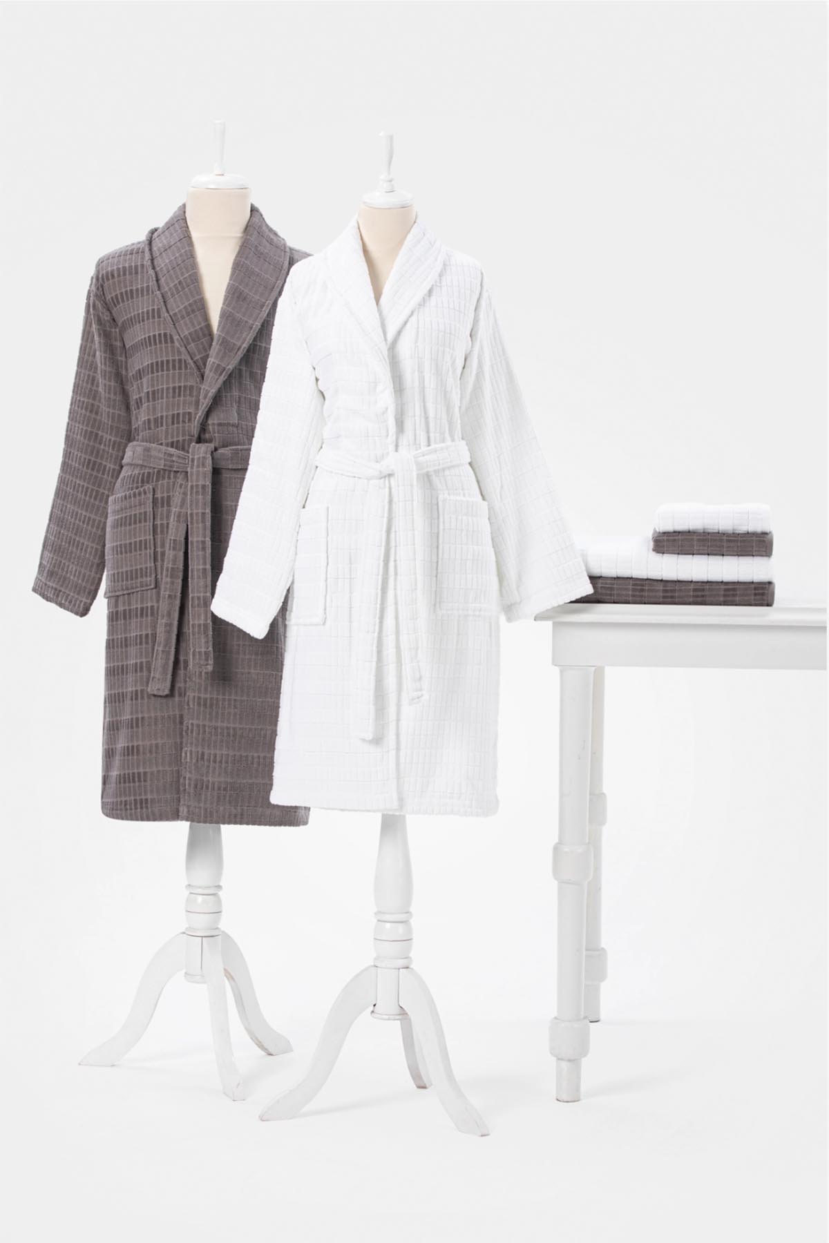 Özdilek Land Aile Bornoz Seti - Beyaz - K.Gri Özdilek Land Aile Bornoz Seti - Beyaz - K.Gri