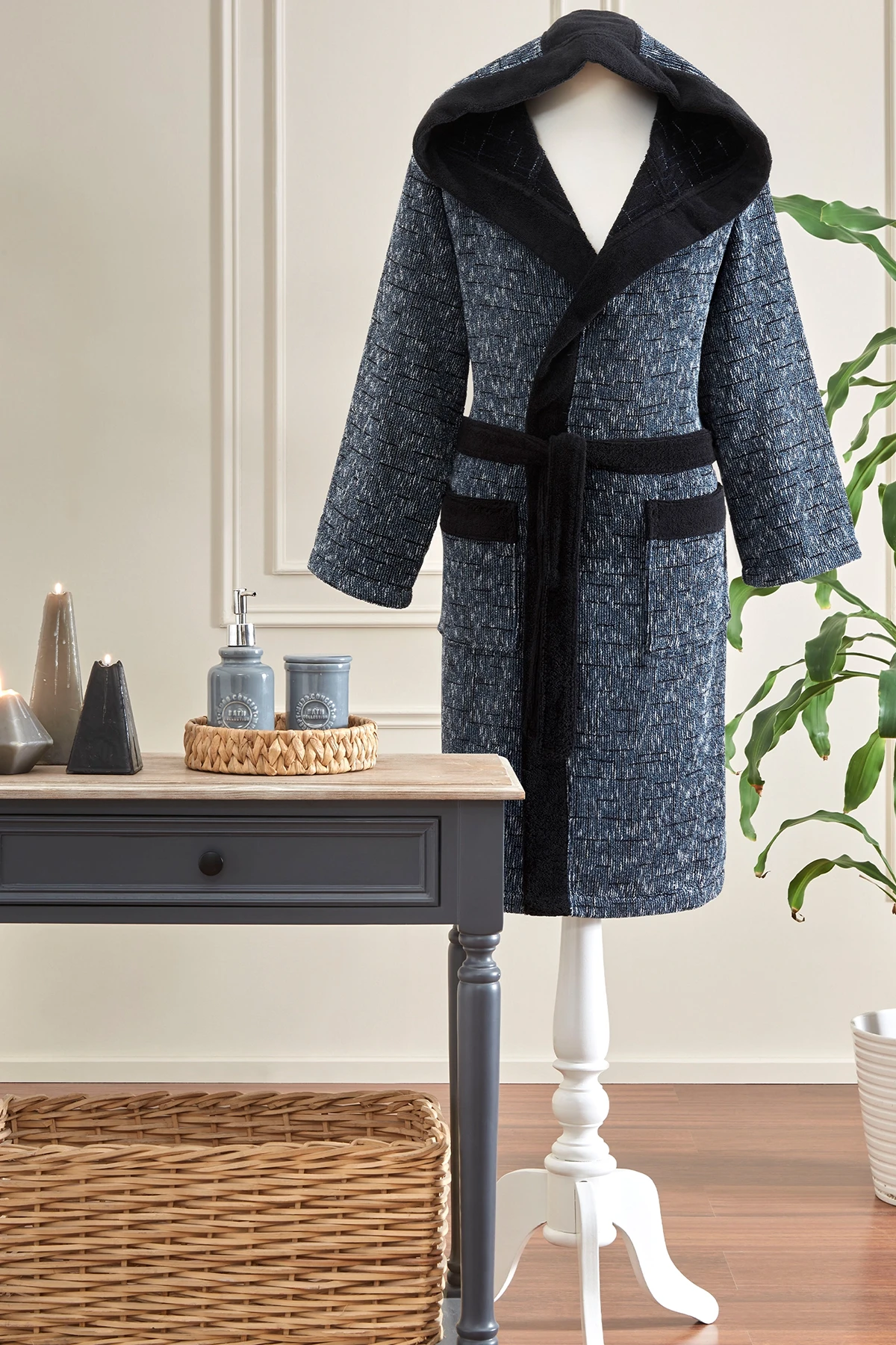 Özdilek Modra Maskülen Kapüşonlu Bornoz L - Siyah Özdilek Modra Maskülen Kapüşonlu Bornoz L - Siyah