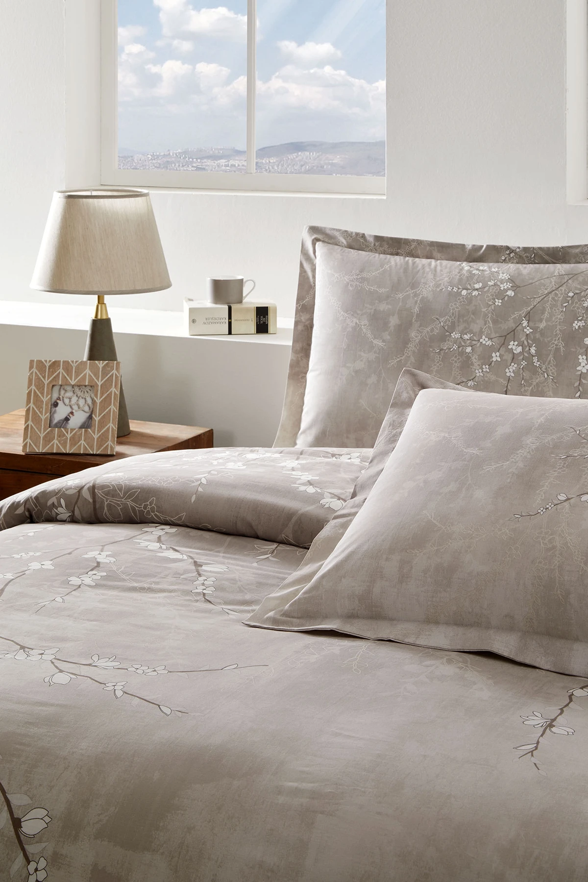 Özdilek White Sakura Fitted Çift Kişilik Nevresim Takımı - Bej