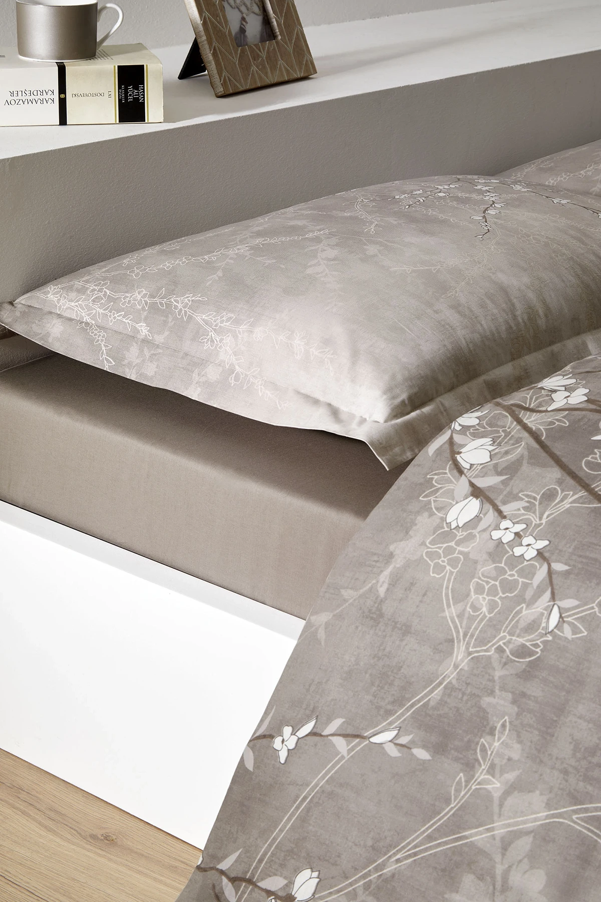 Özdilek White Sakura Fitted Çift Kişilik Nevresim Takımı - Bej