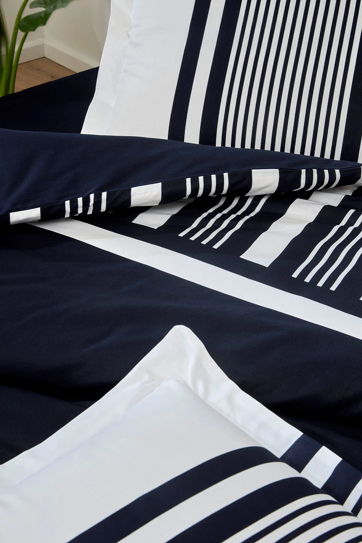 Özdilek Wonder Fitted Çift Kişilik Nevresim Takımı - Lacivert Özdilek Wonder Fitted Çift Kişilik Nevresim Takımı - Lacivert