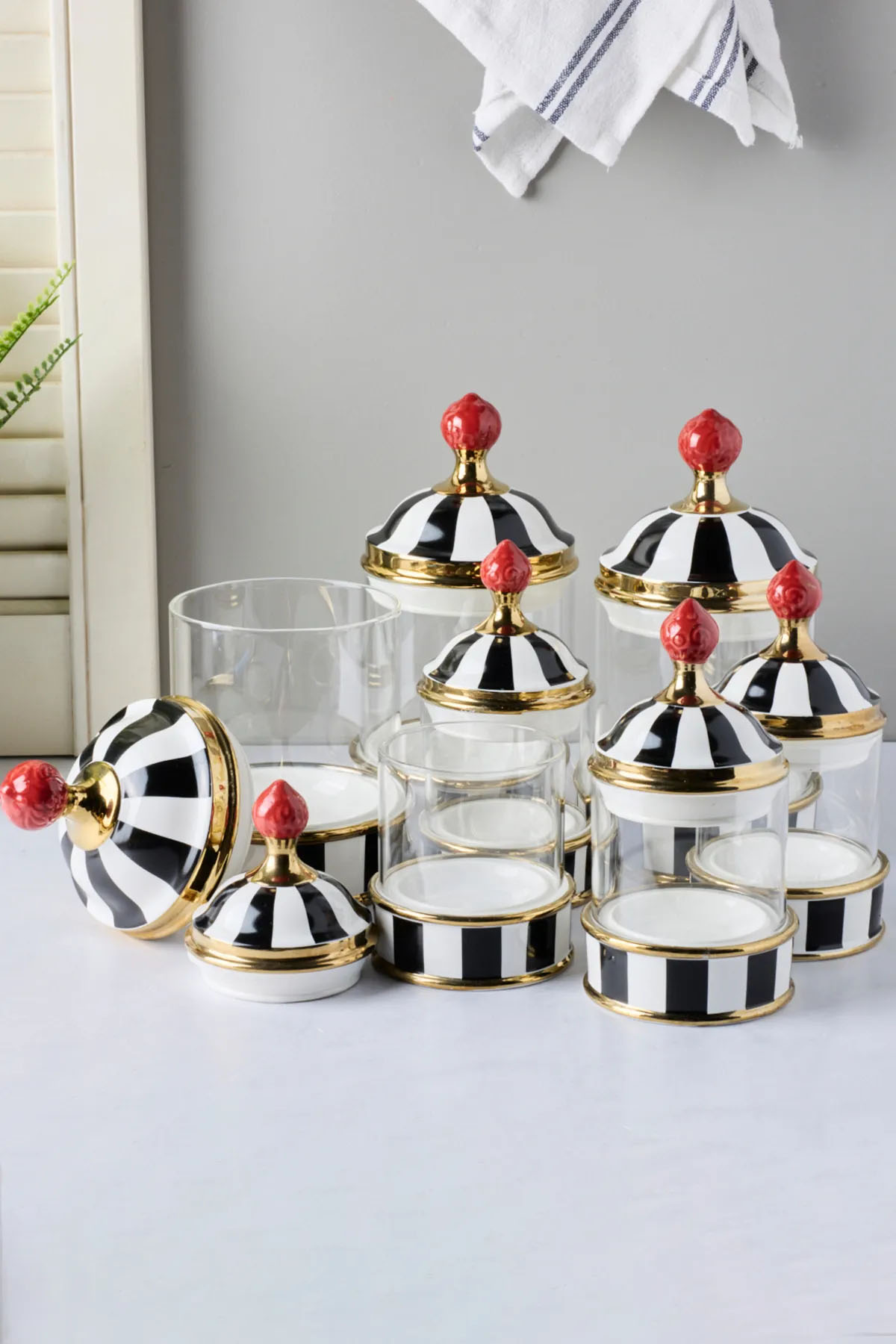 Perotti 16737 Maura Nero 7'li Standlı Baharat Takımı Perotti 16737 Maura Nero 7'li Standlı Baharat Takımı