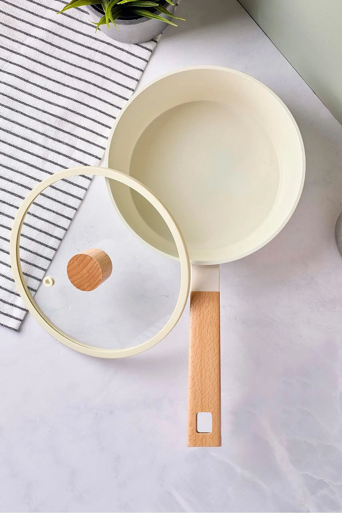 Perotti 18086 CookWood Ahşap Saplı Tencere 20 Cm - Bej