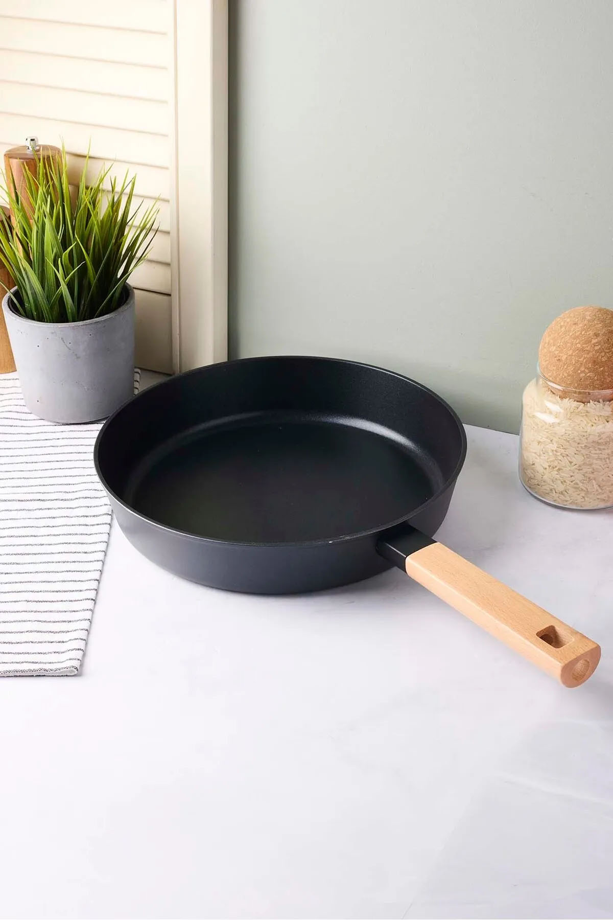 Perotti 18093 CookWood Tava 28 Cm - Siyah Perotti 18093 CookWood Tava 28 Cm - Siyah