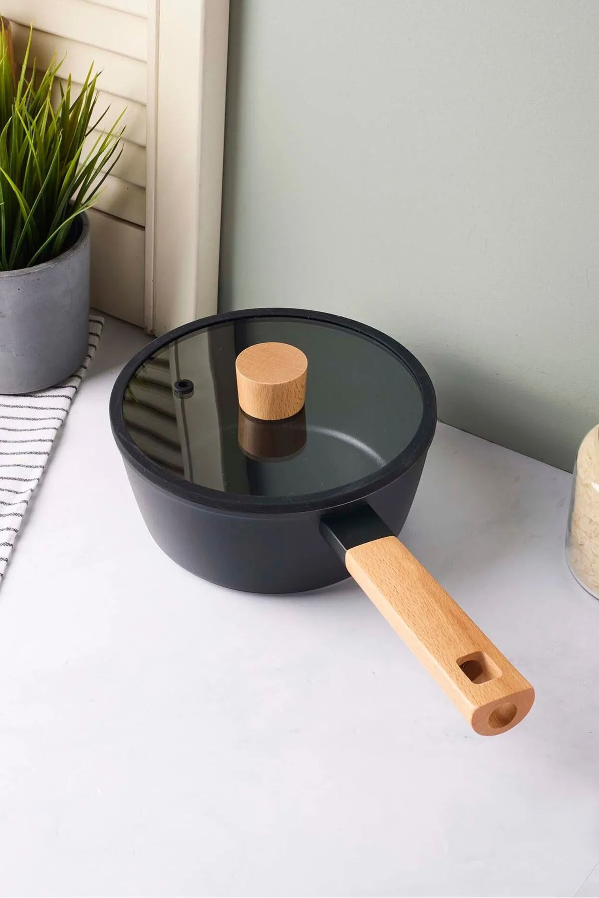 Perotti 18094 CookWood Ahşap Saplı Tencere 18 Cm - Siyah