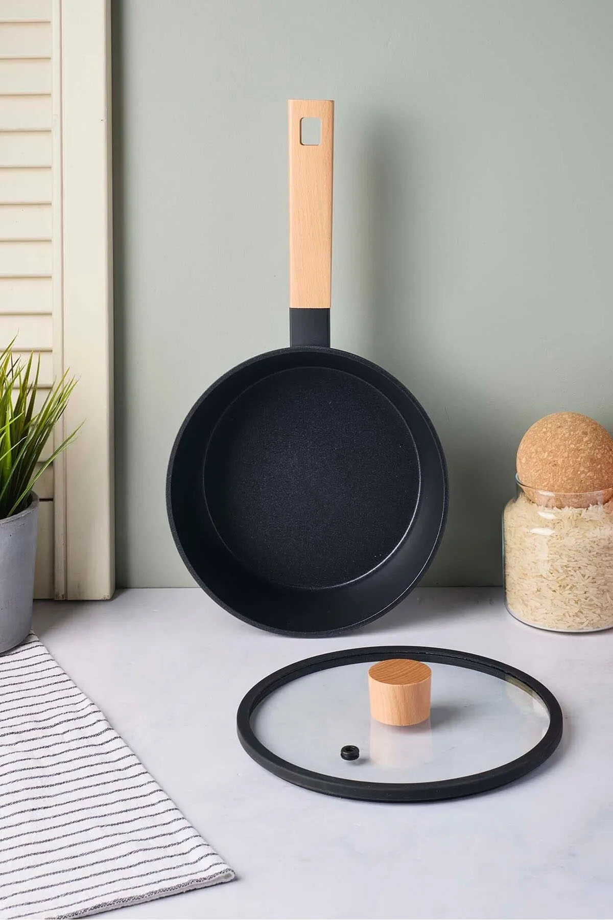 Perotti 18095 CookWood Ahşap Saplı Tencere 20 Cm - Siyah