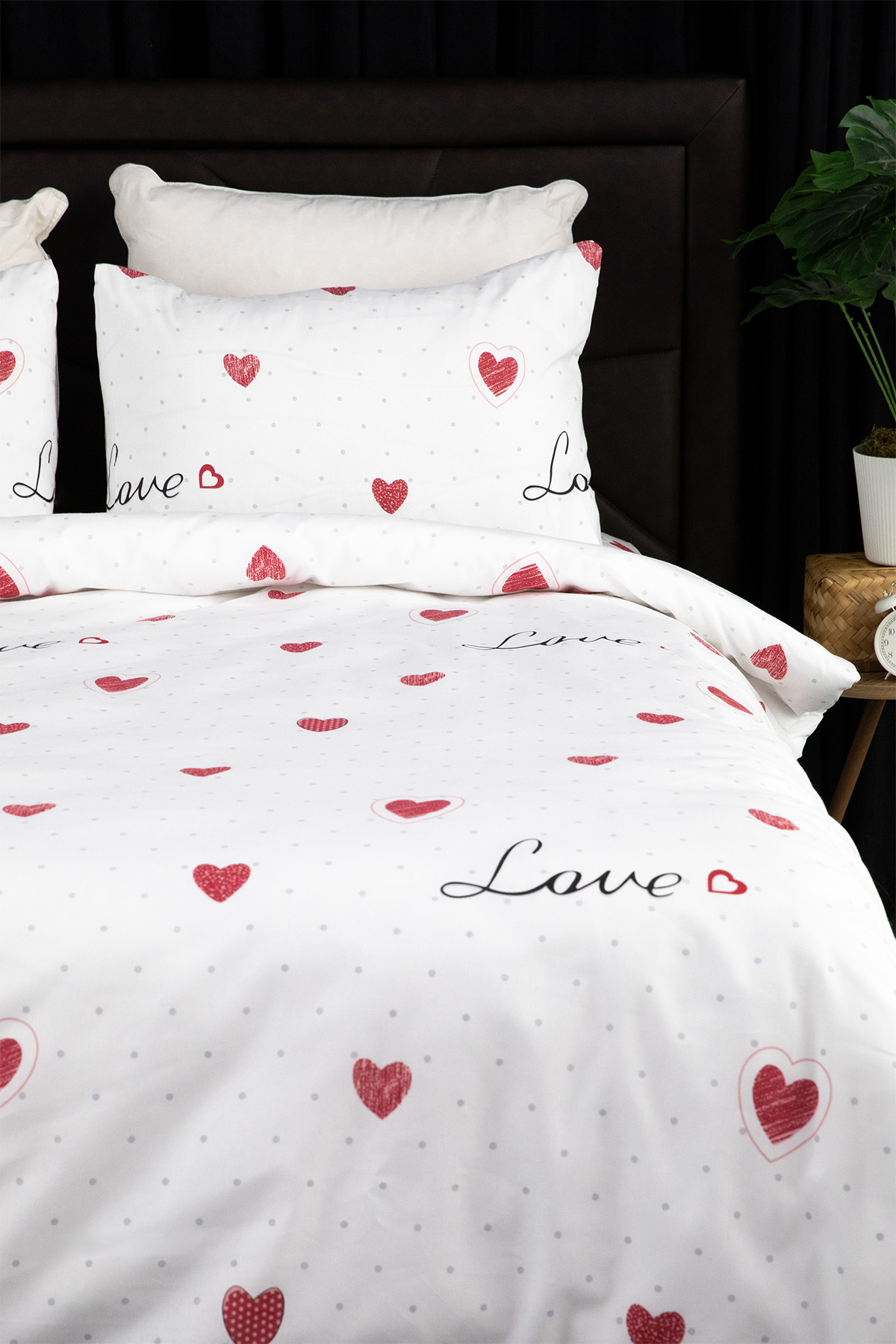 Royal Love Lastikli Çarşaflı Çift Kişilik Nevresim Takımı - Beyaz