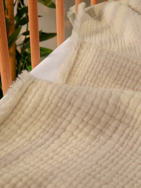 Premium Daisy %100 Pamuk 4 Katlı Müslin Bebek Örtü Premium Daisy %100 Pamuk 4 Katlı Müslin Bebek Örtü