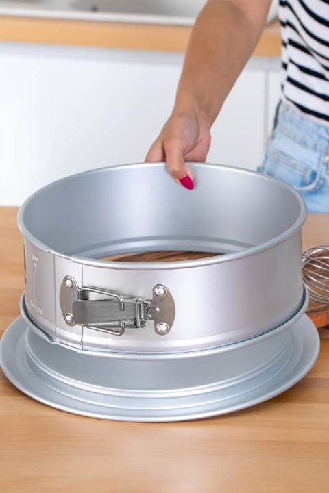 Acar Mate Yuvarlak Kelepçeli Kek Kalıbı - 31 cm MOON-05779