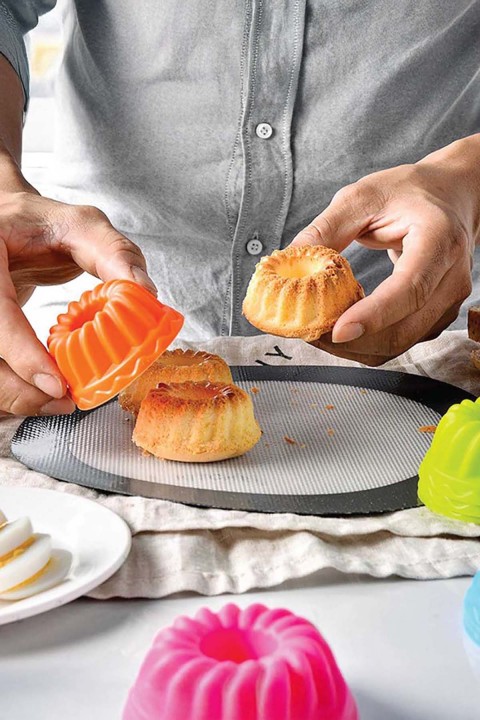 DecoBella 6'lı Silikon Kek Kalıbı 82104 - Renkli