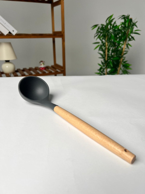 Favora 7'li Bambu Saplı Silikon Servis Seti - Gri