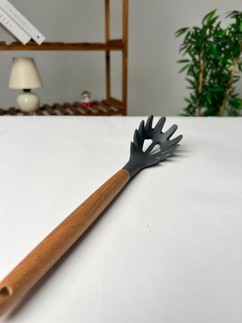 Favora 7'li Bambu Saplı Silikon Servis Seti - Gri