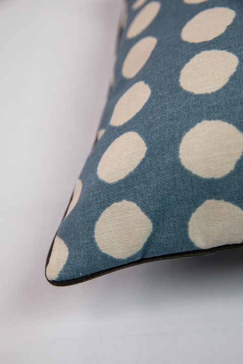 Favora Puantiyeli Kırlent 43x43 cm - Mavi