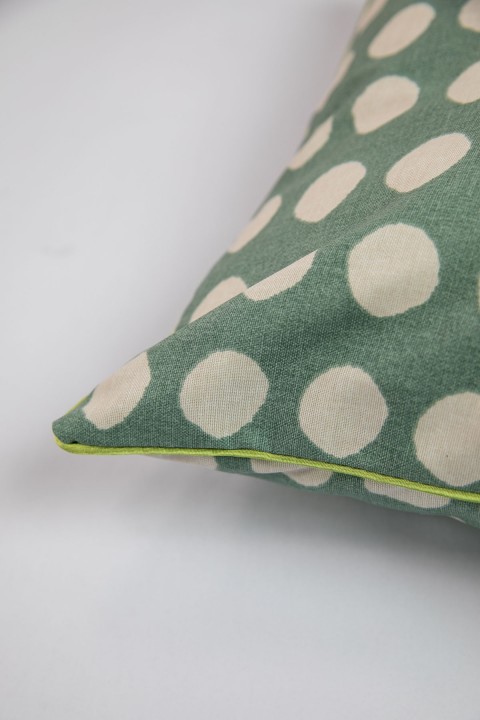 Favora Puantiyeli Kırlent 43x43 cm - Yeşil