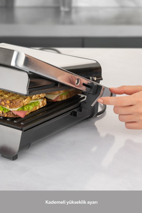 Homend Grilliant 1340H 4 Dilim Kapasiteli Inox Gövde Döküm Plakalı Tost ve Izgara Makinesi