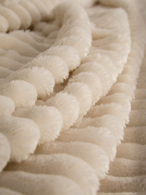 Linda 3 Parça Çift Kişilik Battaniye Seti - Ekru Linda 3 Parça Çift Kişilik Battaniye Seti - Ekru