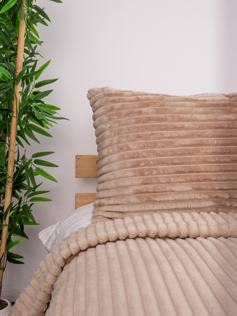 Linda 3 Parça Çift Kişilik Battaniye Seti - Vizon Linda 3 Parça Çift Kişilik Battaniye Seti - Vizon