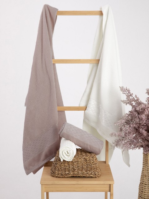 Özdilek Elissa Aile Bornoz Seti - Krem Taş Özdilek Elissa Aile Bornoz Seti - Krem Taş