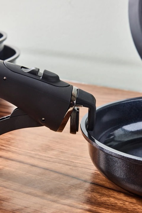 Perotti 17650 Beta Black 15 ParçaTencere