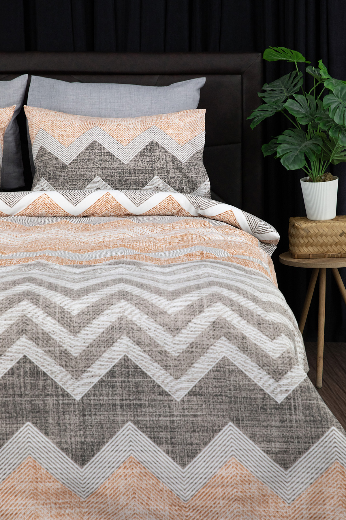 Sakkara Lastikli Çarşaflı Çift Kişilik Nevresim Takımı - Kahverengi Sakkara Lastikli Çarşaflı Çift Kişilik Nevresim Takımı - Kahverengi